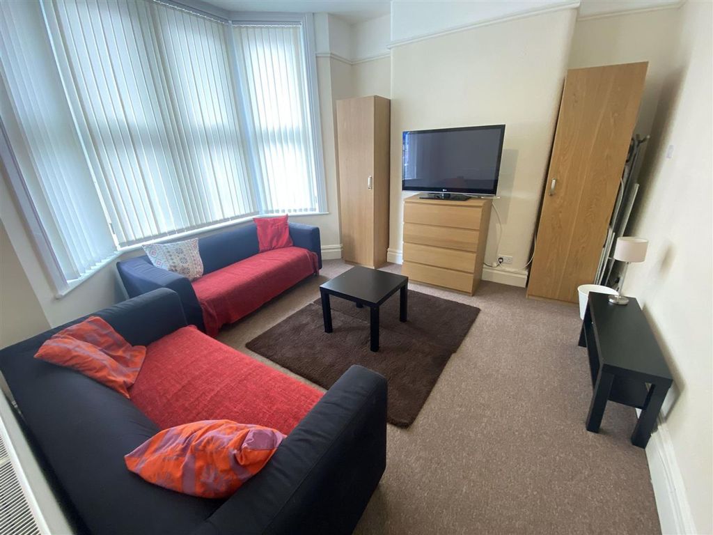 Property photo 3 of 25