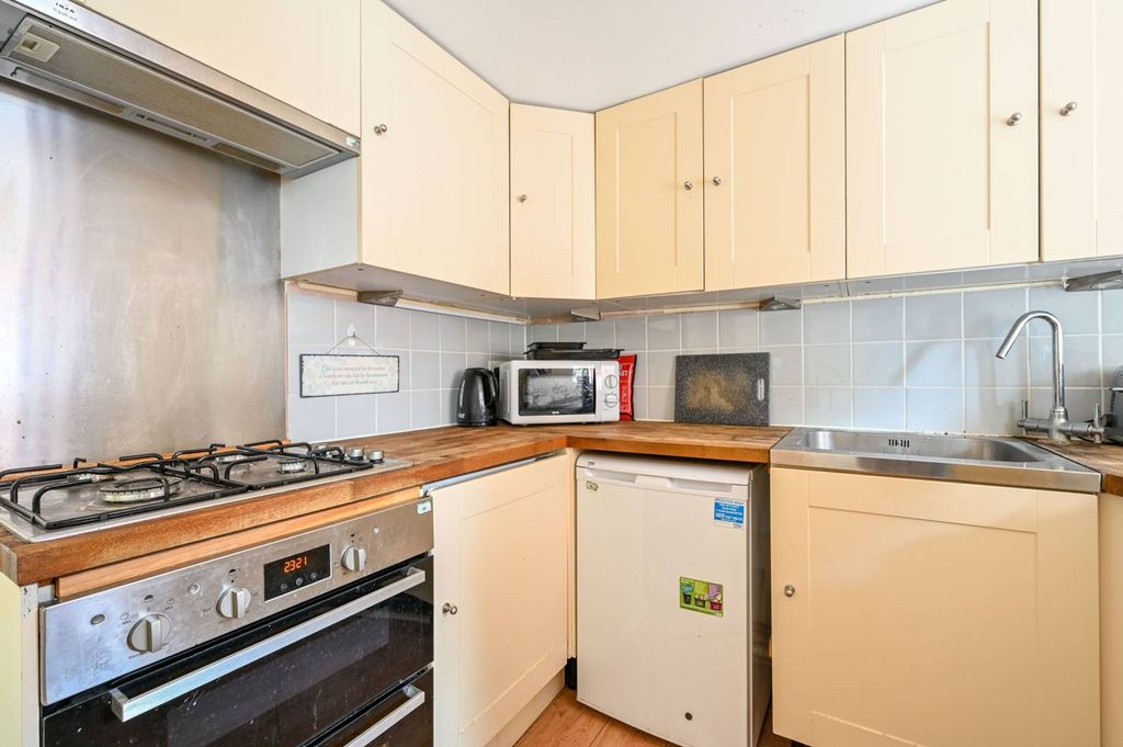Property photo 3 of 4