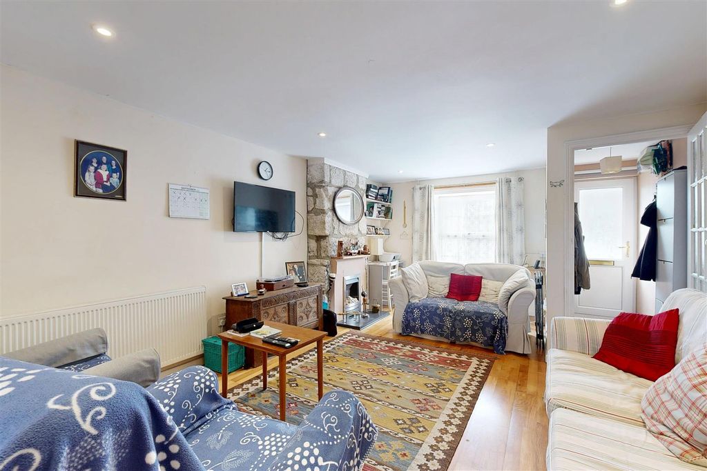 Property photo 2 of 16 413-Wakeham-09152025_151424.Jpg