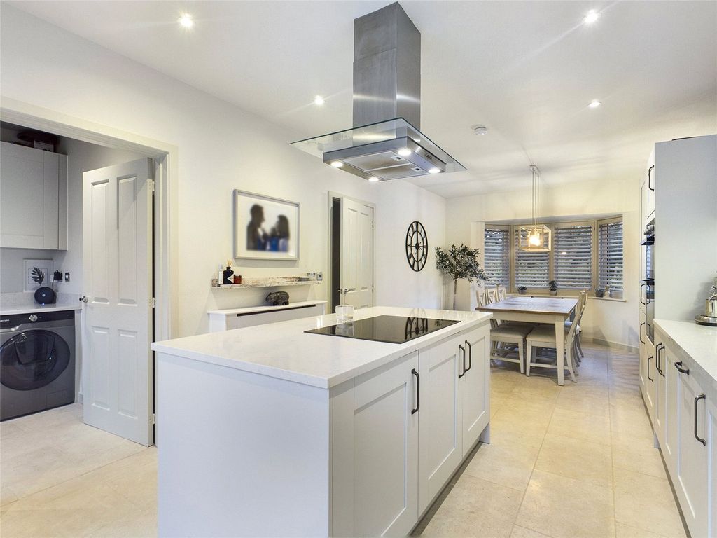 Property photo 2 of 15 Picture No. 17