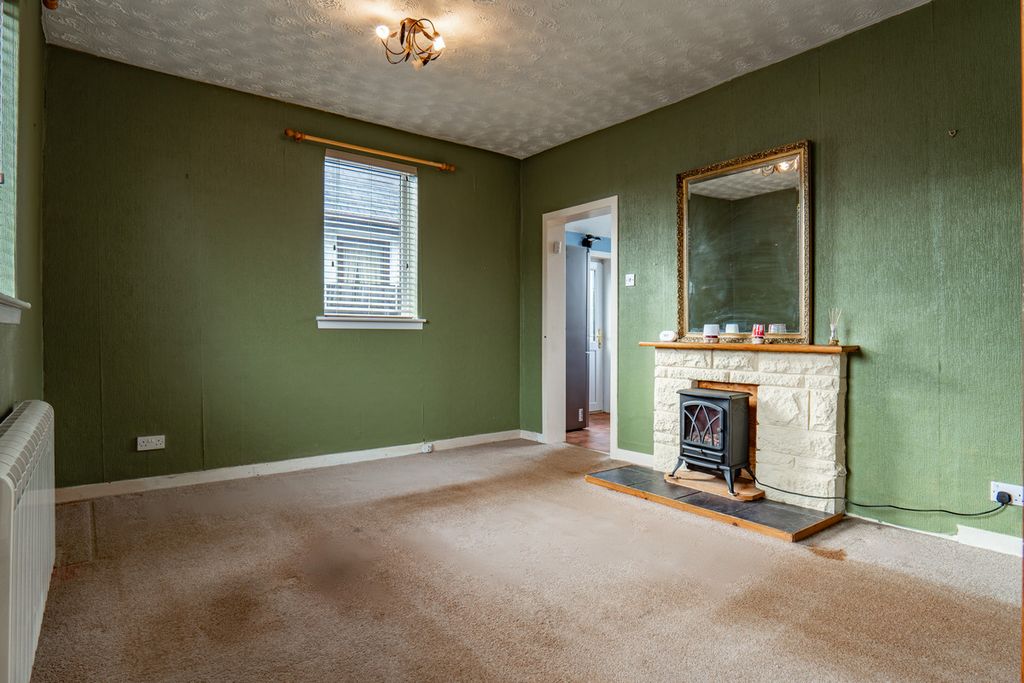 Property photo 2 of 39