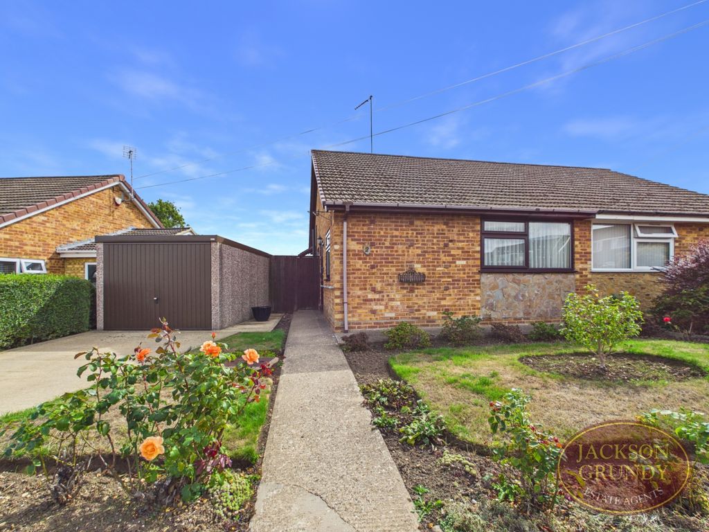 Property photo 1 of 10 Pytchley Way