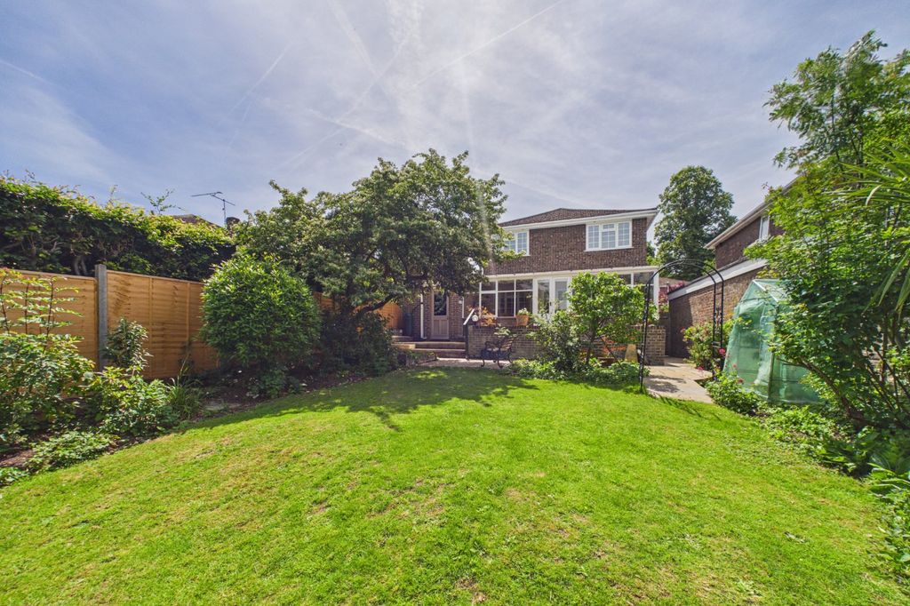 Property photo 2 of 15 Picture No. 11