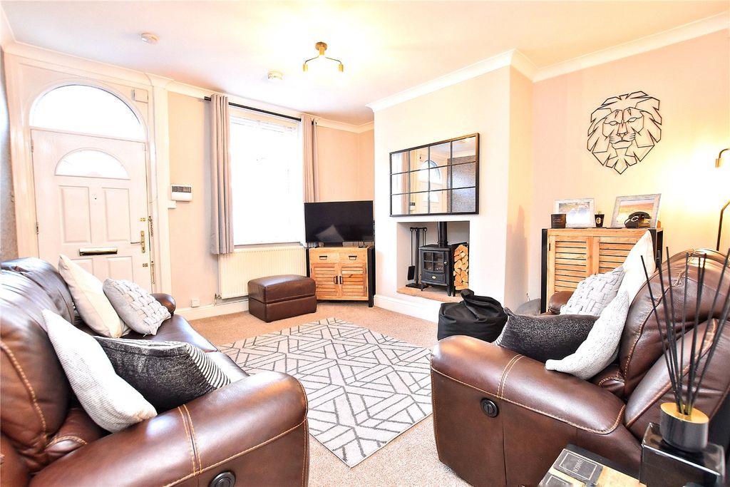 Property photo 3 of 16 Picture 3