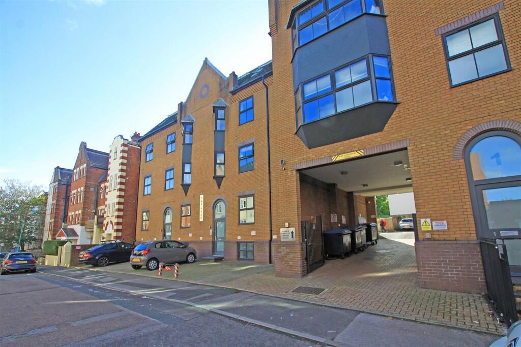 Property photo 1 of 13