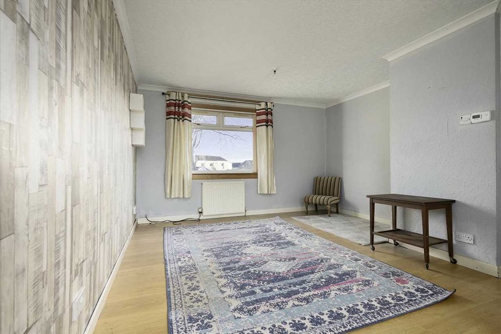 Property photo 2 of 11 Lounge