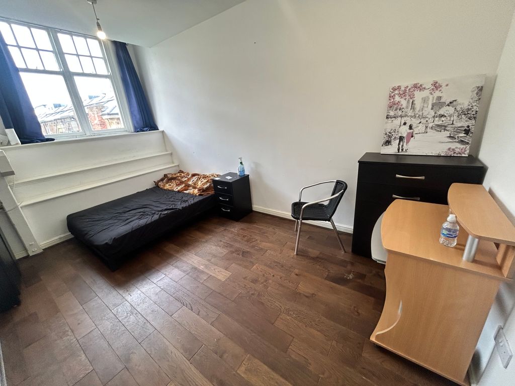 Property photo 2 of 8 Image