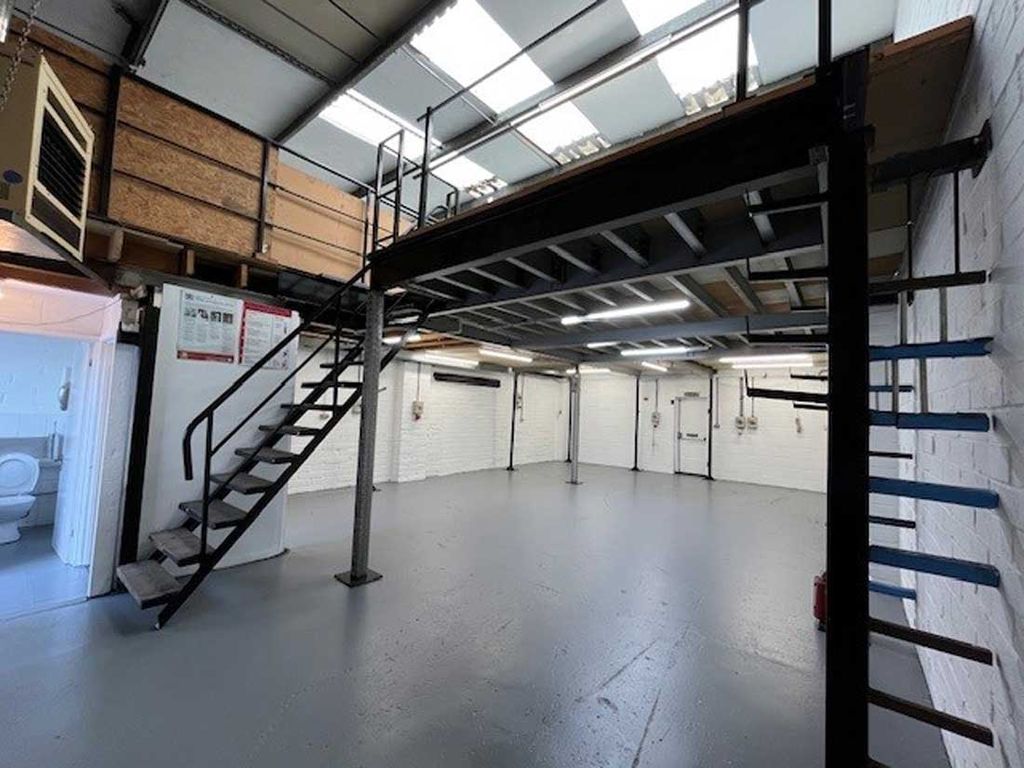 Property photo 3 of 6