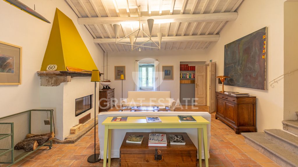 Property photo 2 of 70 Interiors