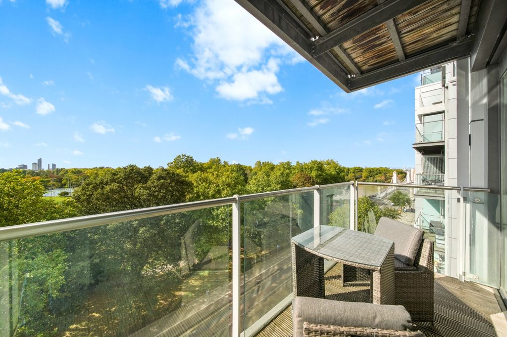 Property photo 2 of 29