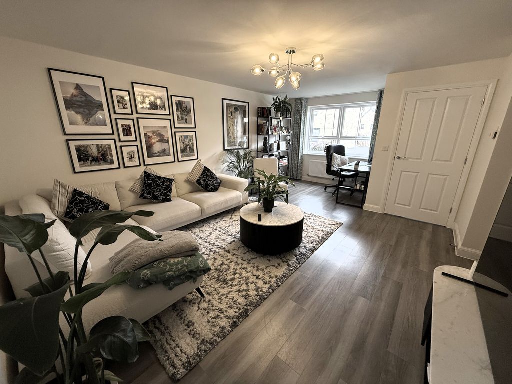 Property photo 2 of 13 Img4858