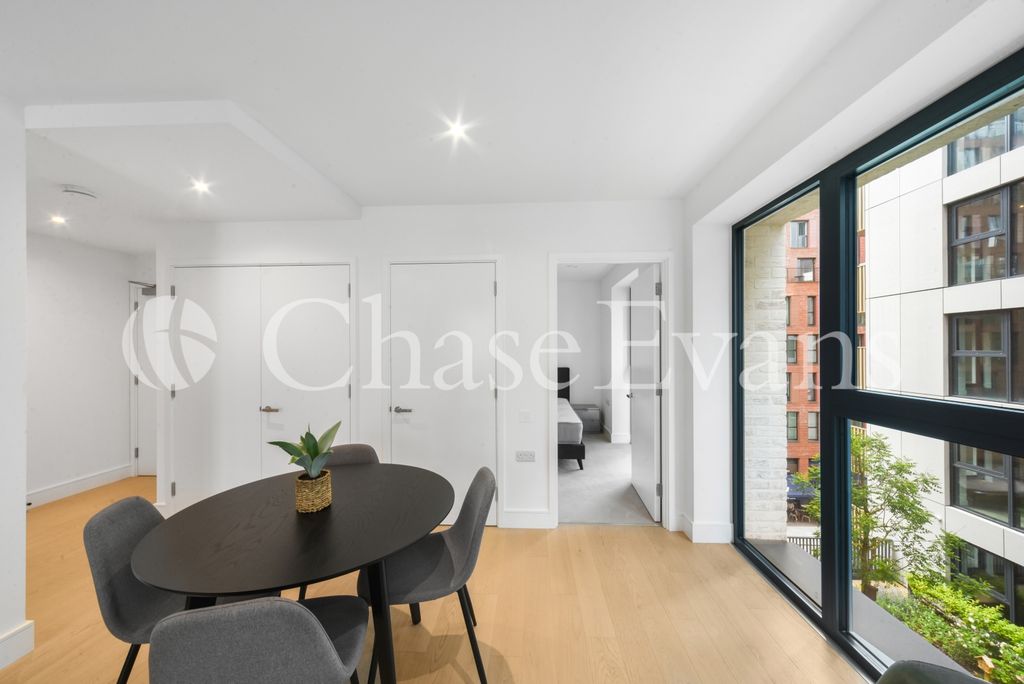 Property photo 3 of 15 Dining Area - Belfie