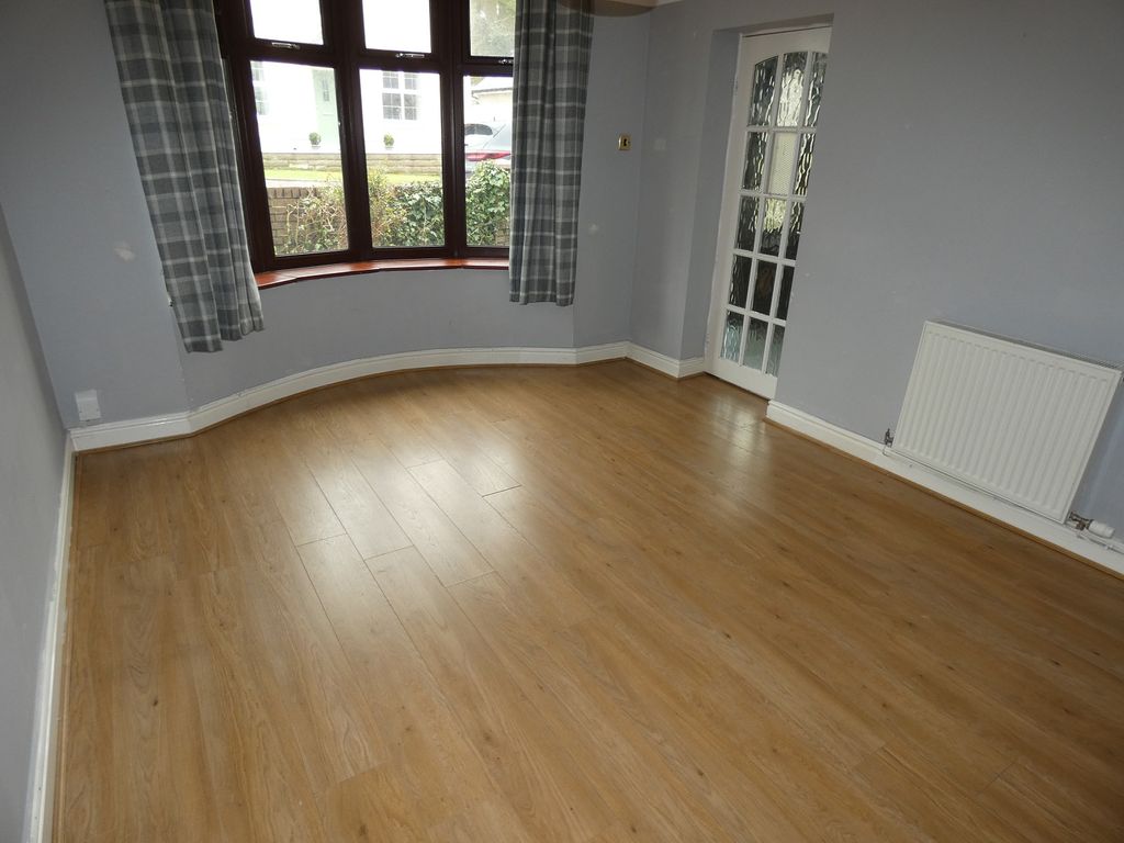Property photo 3 of 14 Front Lounge