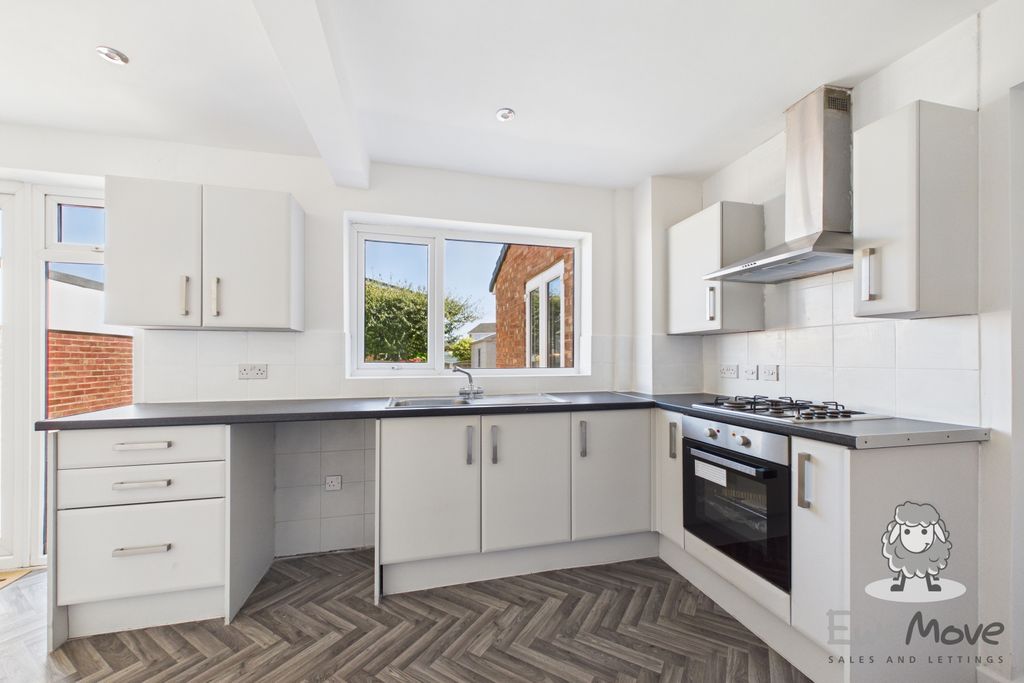 Property photo 3 of 16 7