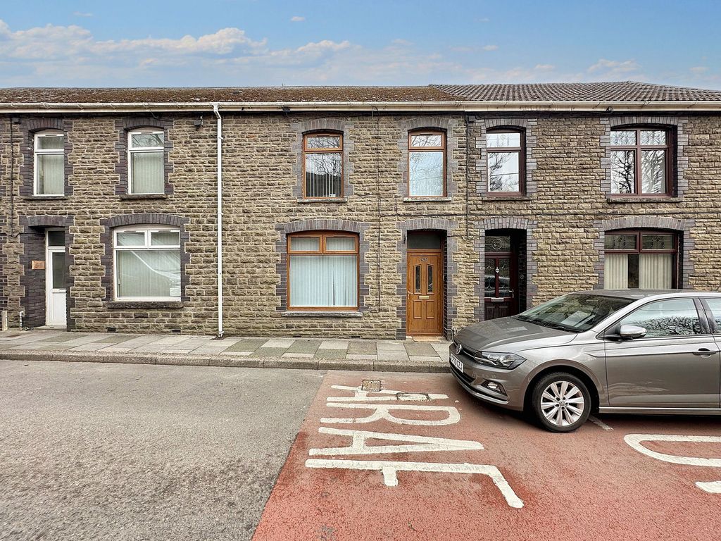 Property photo 1 of 28