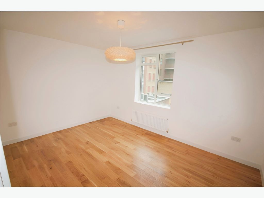 Property photo 3 of 5 Bac9dcc2-Hyltons 204