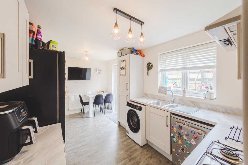 Property photo 3 of 23 5425175
