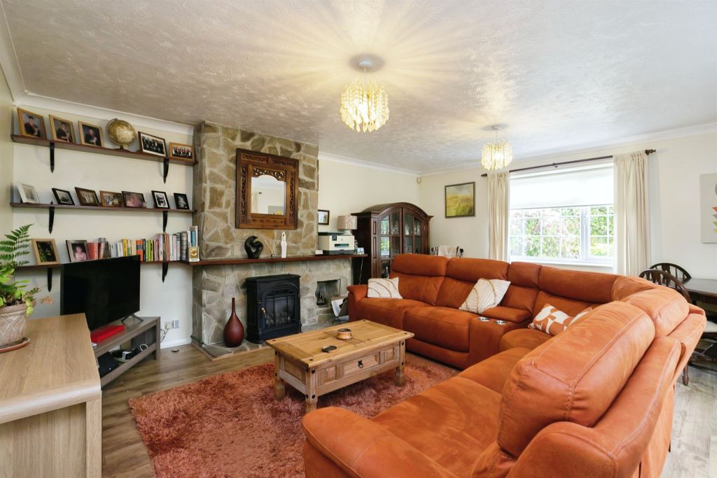 Property photo 2 of 21