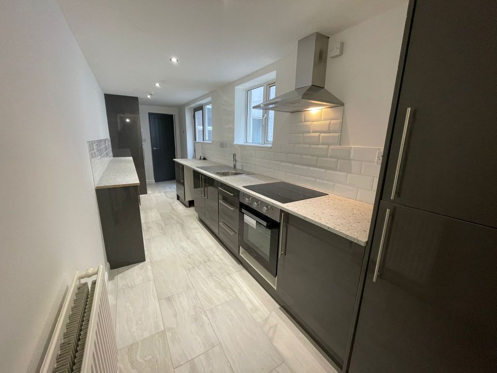 Property photo 2 of 8 Kitchen