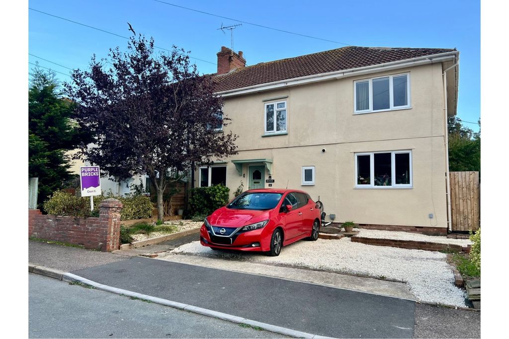 Property photo 2 of 20