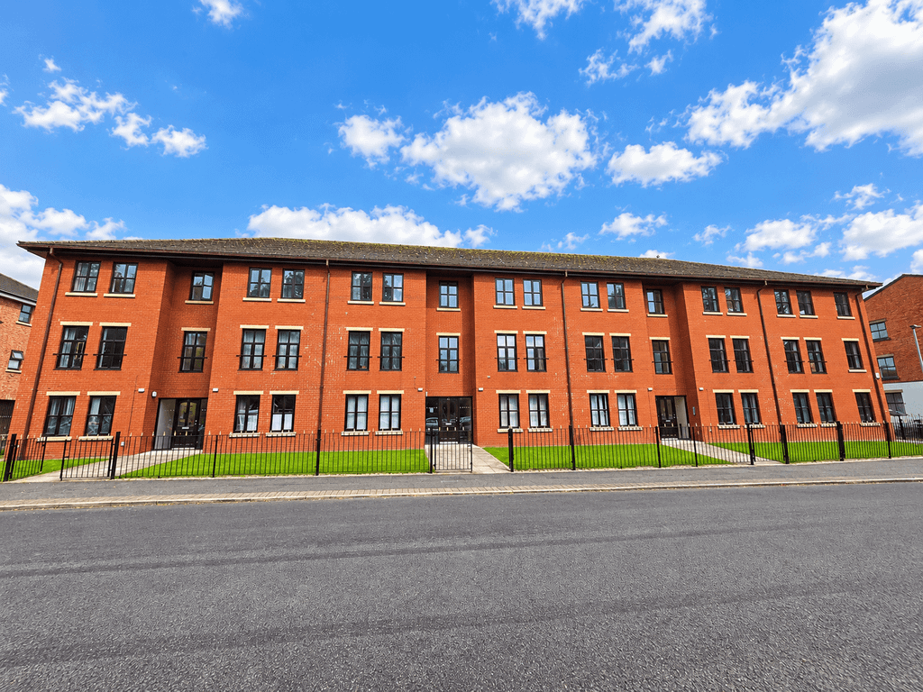 Property photo 1 of 12 2 Bedroom Apartment For Sale