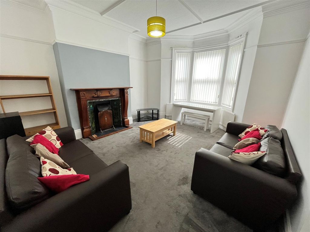 Property photo 3 of 8 6.Jpg