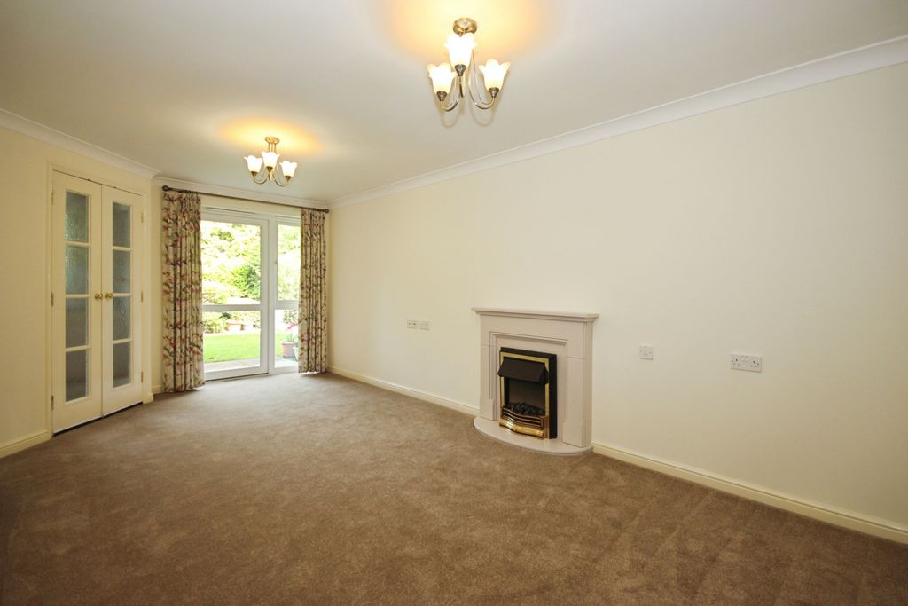 Property photo 2 of 12 Living Room