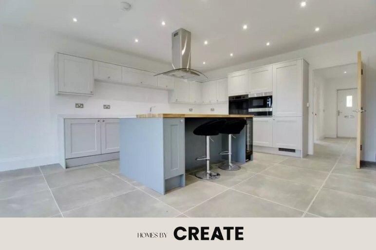 Property photo 2 of 23