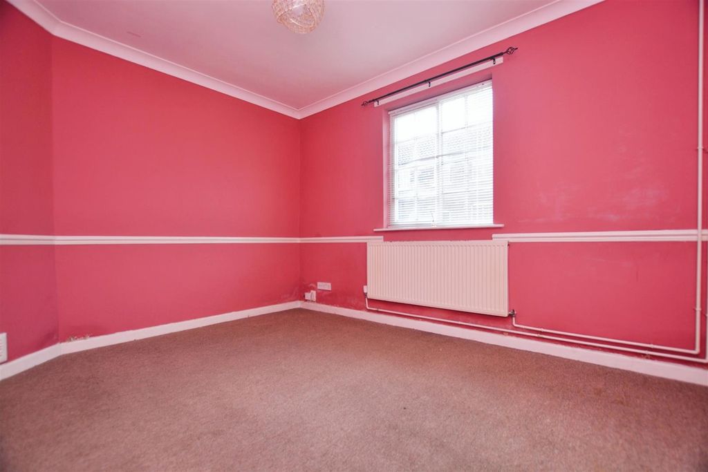 Property photo 3 of 12 Living Room