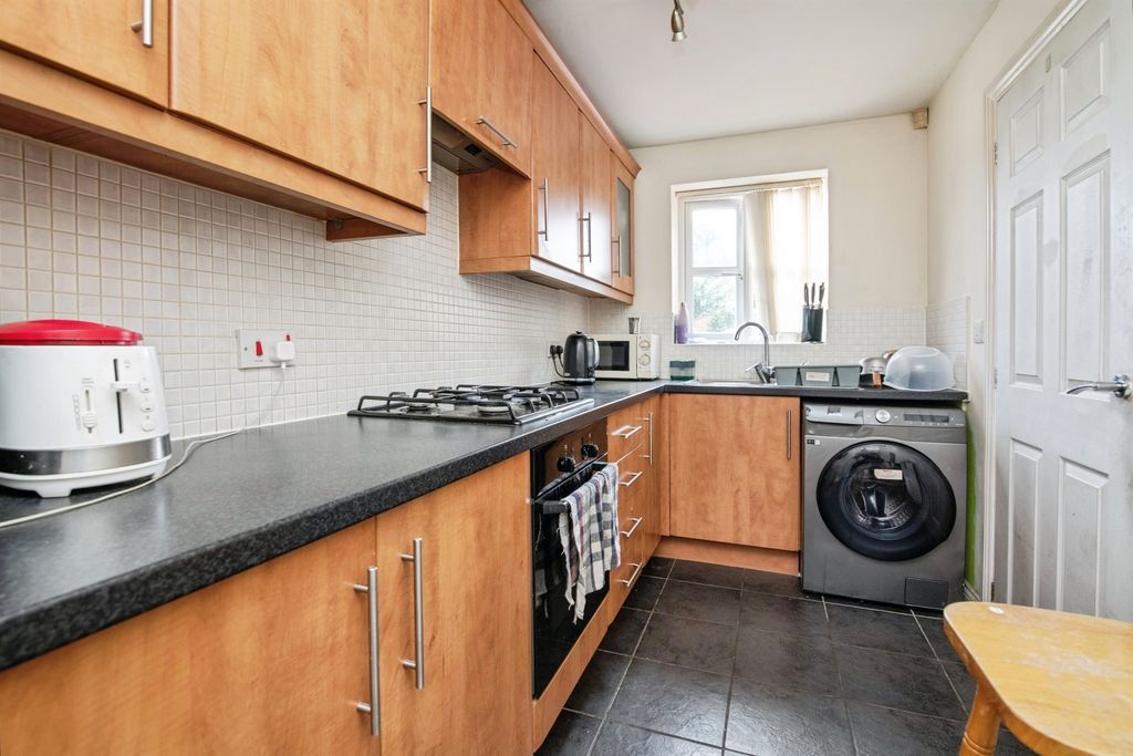 Property photo 2 of 17