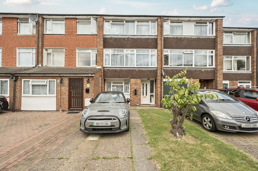 Property photo 1 of 12 1299286-1-6839c26...