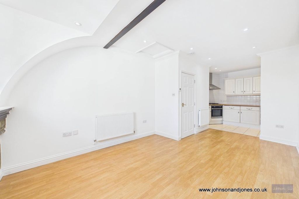 Property photo 2 of 8 2 Reception Room.Jpg