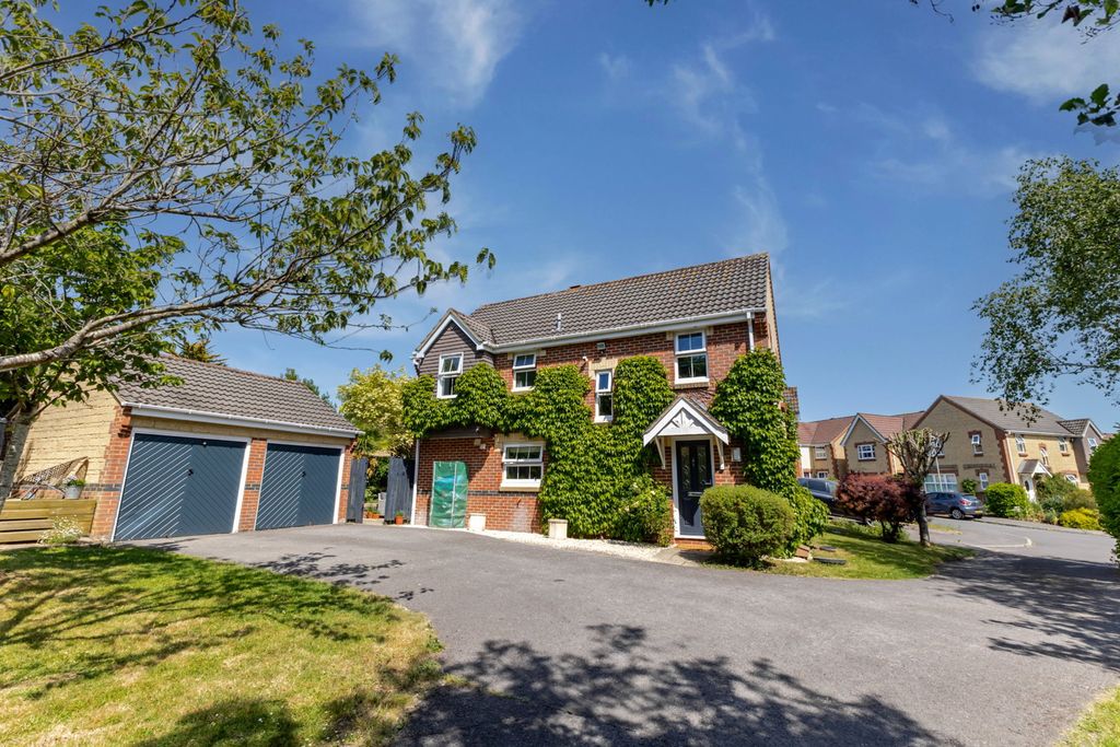 Property photo 1 of 41