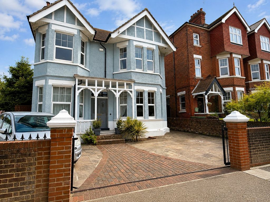 Property photo 1 of 35