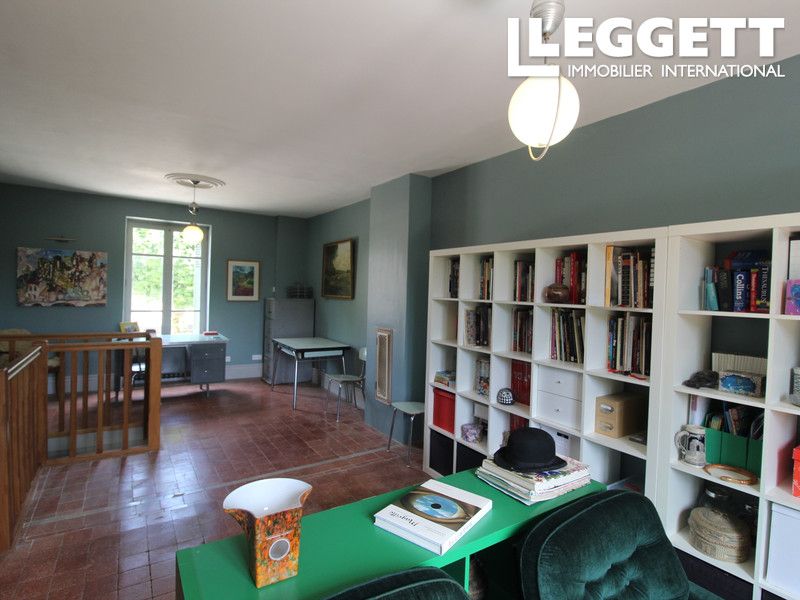 Property photo 3 of 10