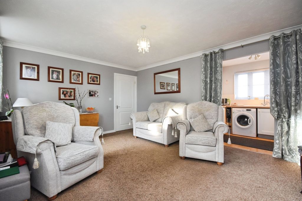 Property photo 2 of 12