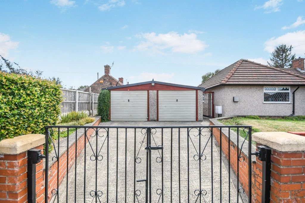 Property photo 2 of 17 Drive.Jpg