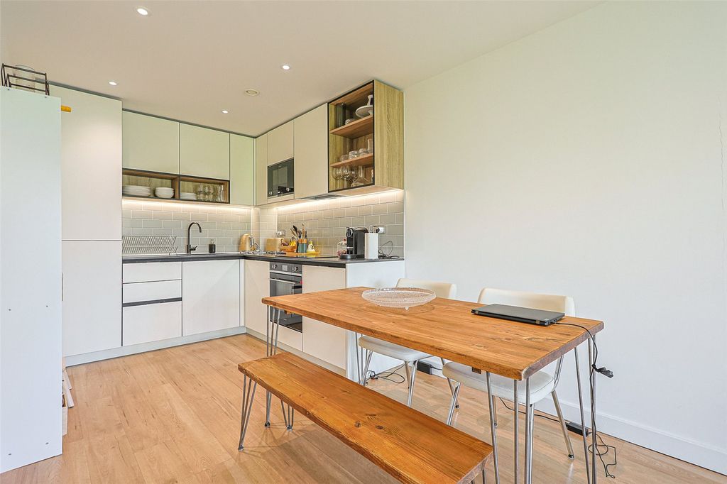 Property photo 1 of 24 Picture No. 06