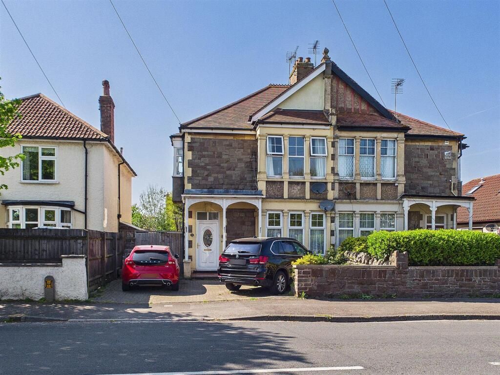 Property photo 1 of 7 External