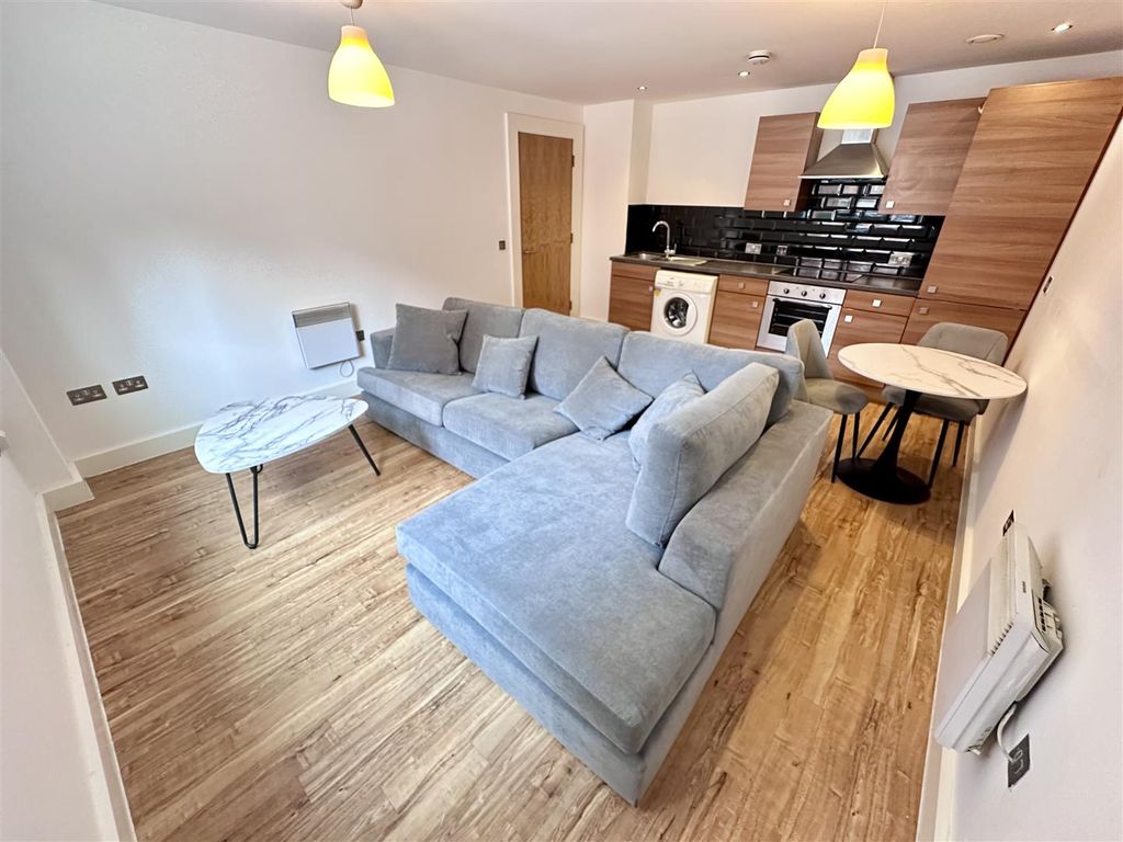 Property photo 2 of 10