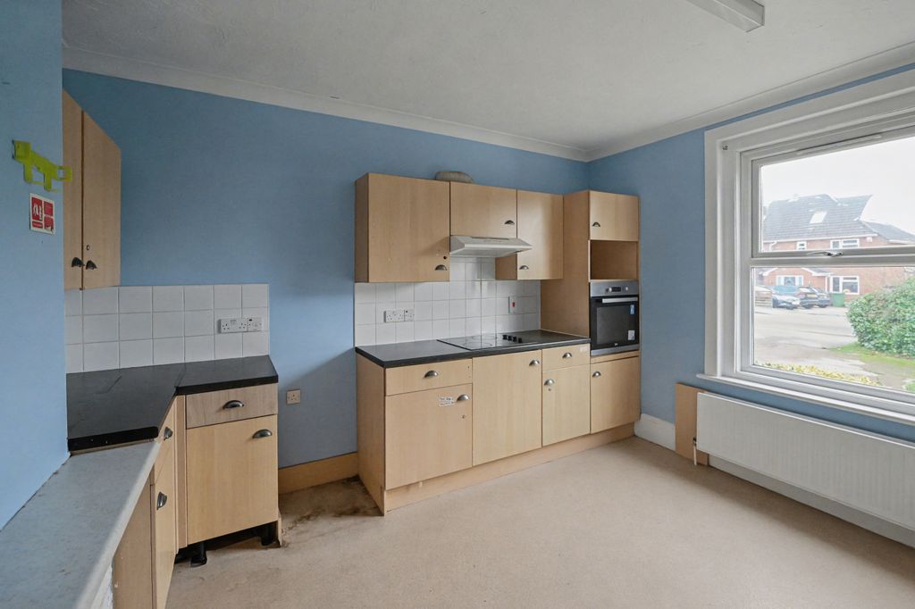 Property photo 3 of 21 159 West End Road, Bitterne, Southampton, Hampshire, So18 6Pj