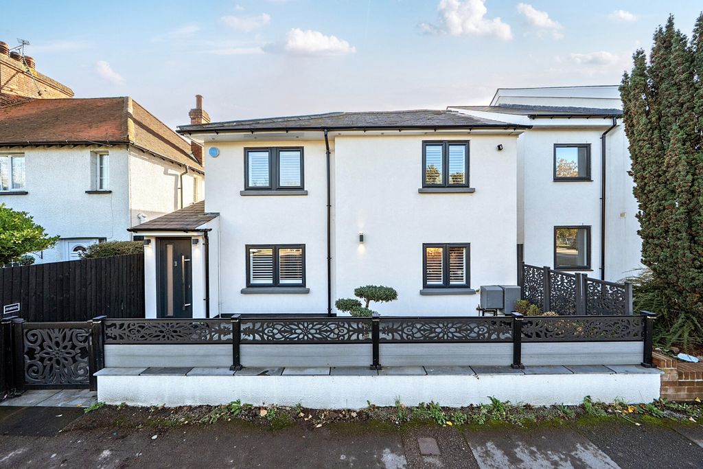 Property photo 1 of 25 1375468-1-690A257...