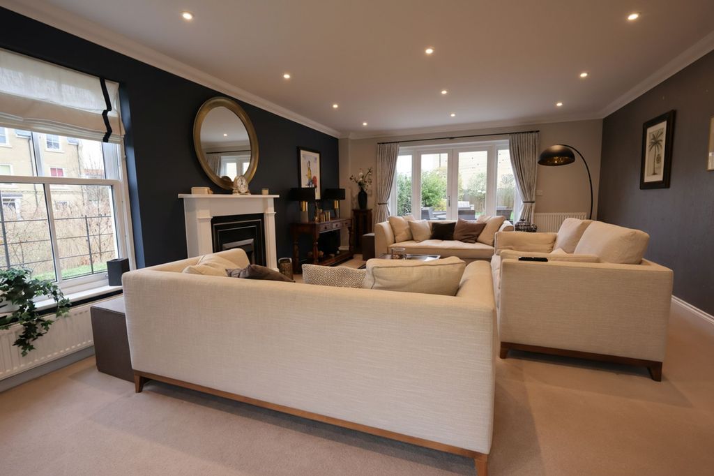 Property photo 2 of 26