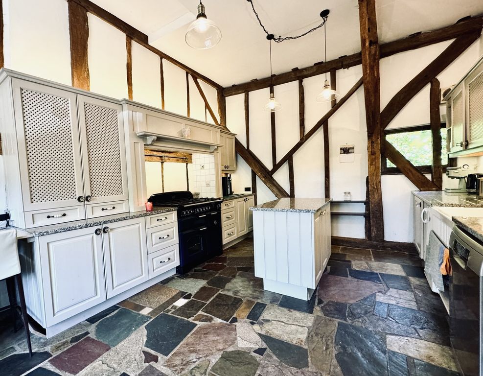 Property photo 3 of 23