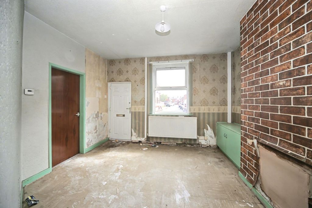 Property photo 2 of 18