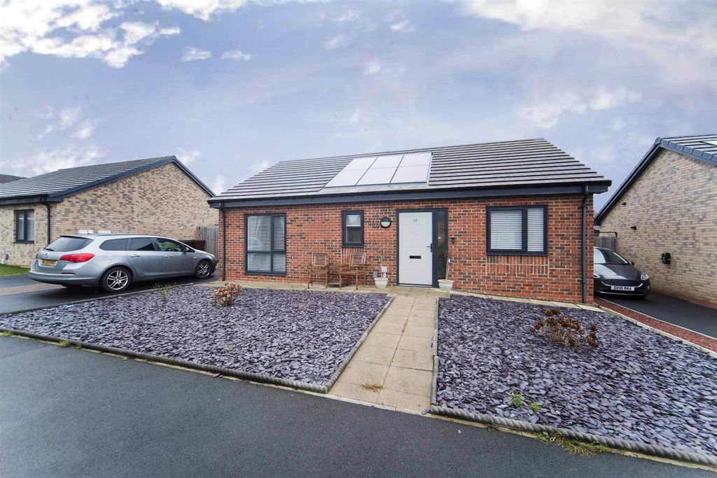 Property photo 2 of 18