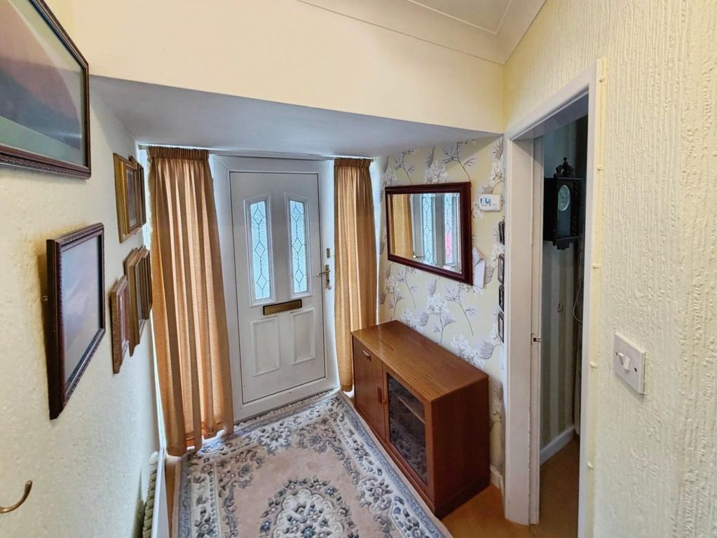 Property photo 2 of 32 d84Aa078--4244-8C19-D4362E18Cfeb-30529-00000C80CC9