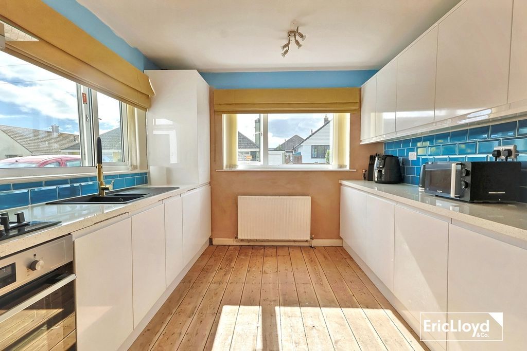 Property photo 2 of 12 Photo 10