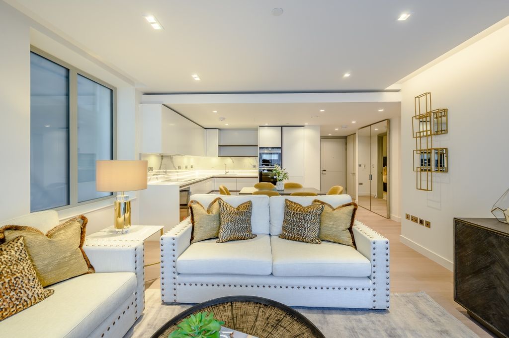 Property photo 1 of 14 8429668-Interior13