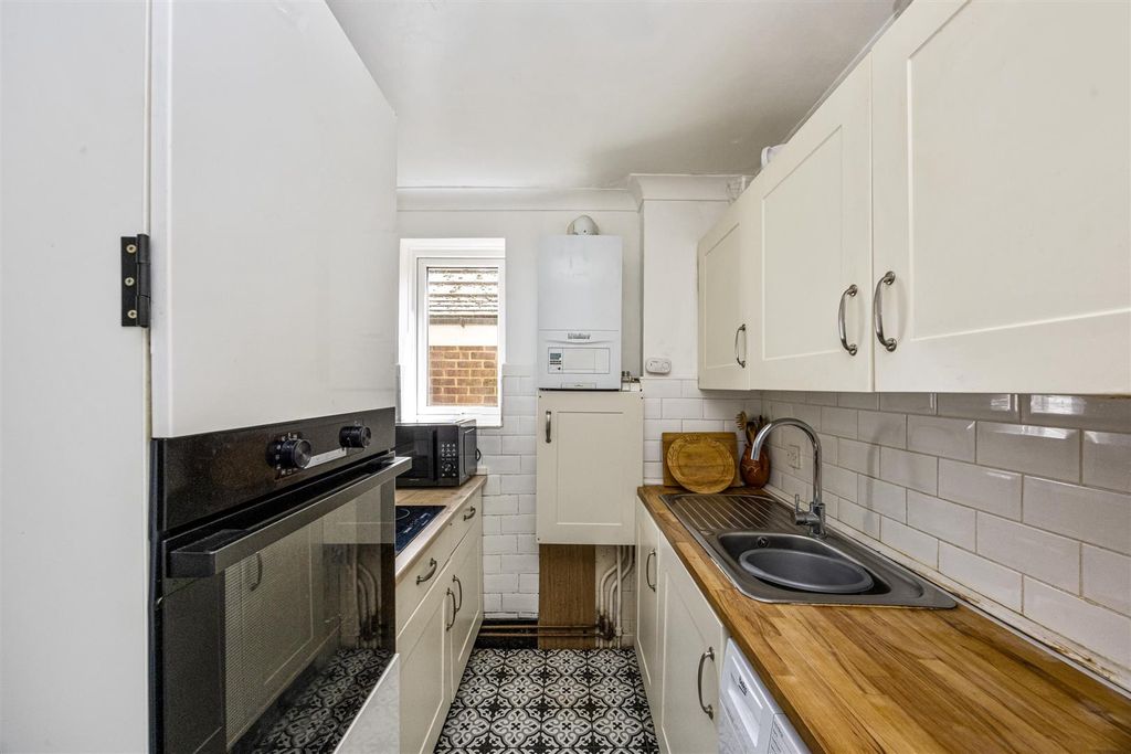 Property photo 2 of 16 Kitchen